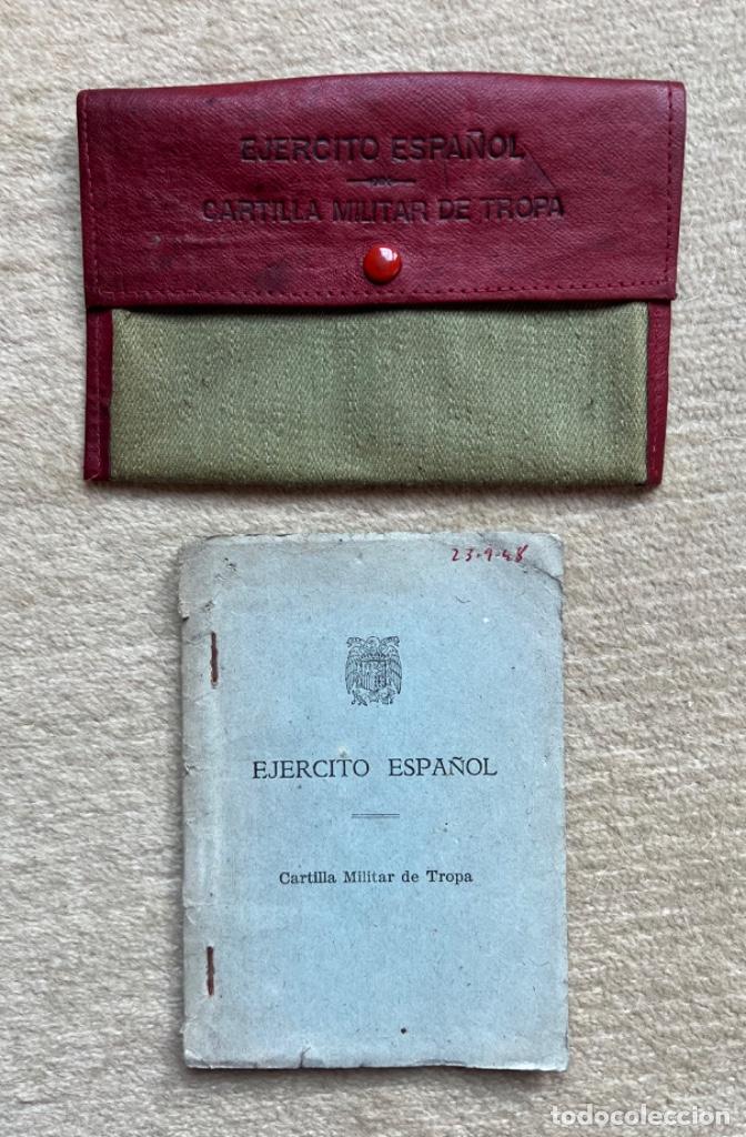 Militaria: Cartilla militar de tropa - Ej&eacute;rcito espa&ntilde;ol - Con la cartera - A&ntilde;o 1943