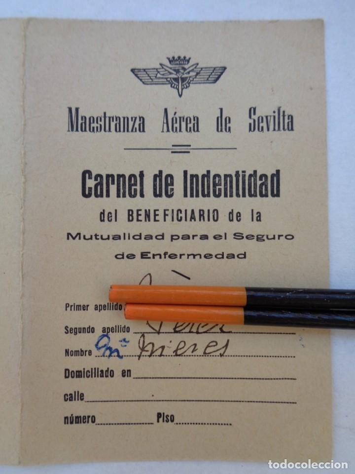 Militaria: AVIACION - MAESTRANZA AEREA DE SEVILLA: CARNET BENEFICIARIO MUTUA HIJA DE TRABAJADOR. SEVILLA, 1957