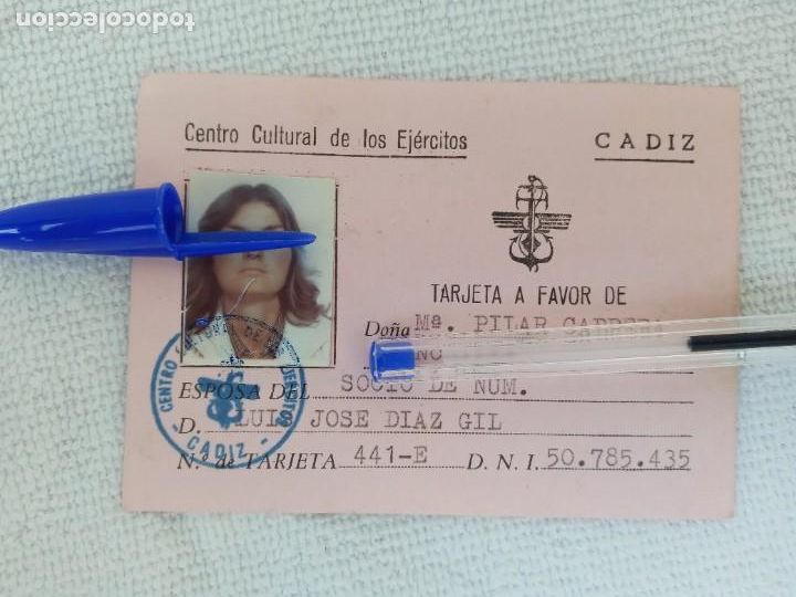 Militaria: CENTRO CULTURAL DE LOS EJERCITOS: CARNET ESPOSA SOCIO. CADIZ 1981