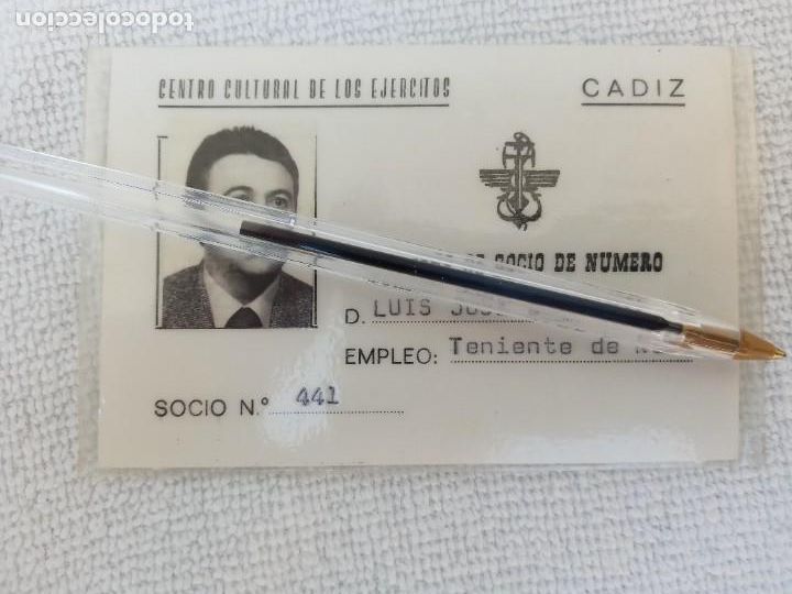 Militaria: CENTRO CULTURAL DE LOS EJERCITOS: CARNET SOCIO TENIENTE DE NAVIO. CADIZ