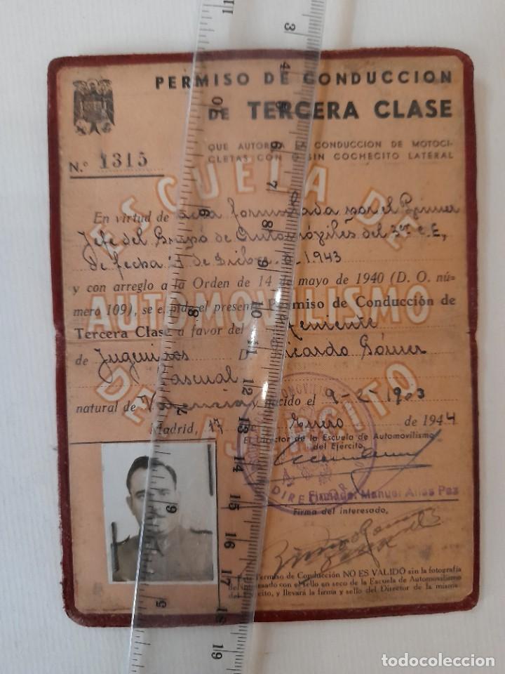 Militaria: Carnet de conducir para teniente de la Escuela de Automovilismo del Ej&eacute;rcito, a&ntilde;o 1944
