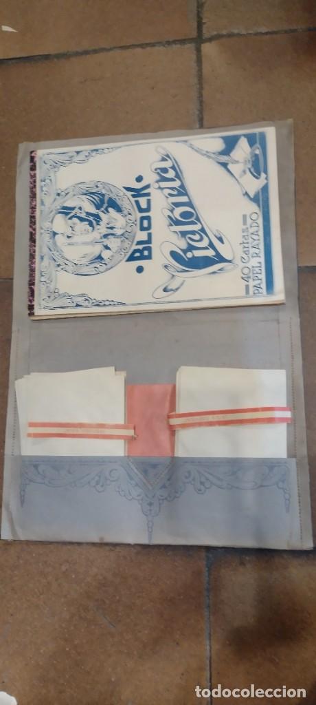 Militaria: Carpeta Victoria propaganda patri&oacute;tica. Incluye el sobre patri&oacute;tico. 40 cartas y 40 sobres