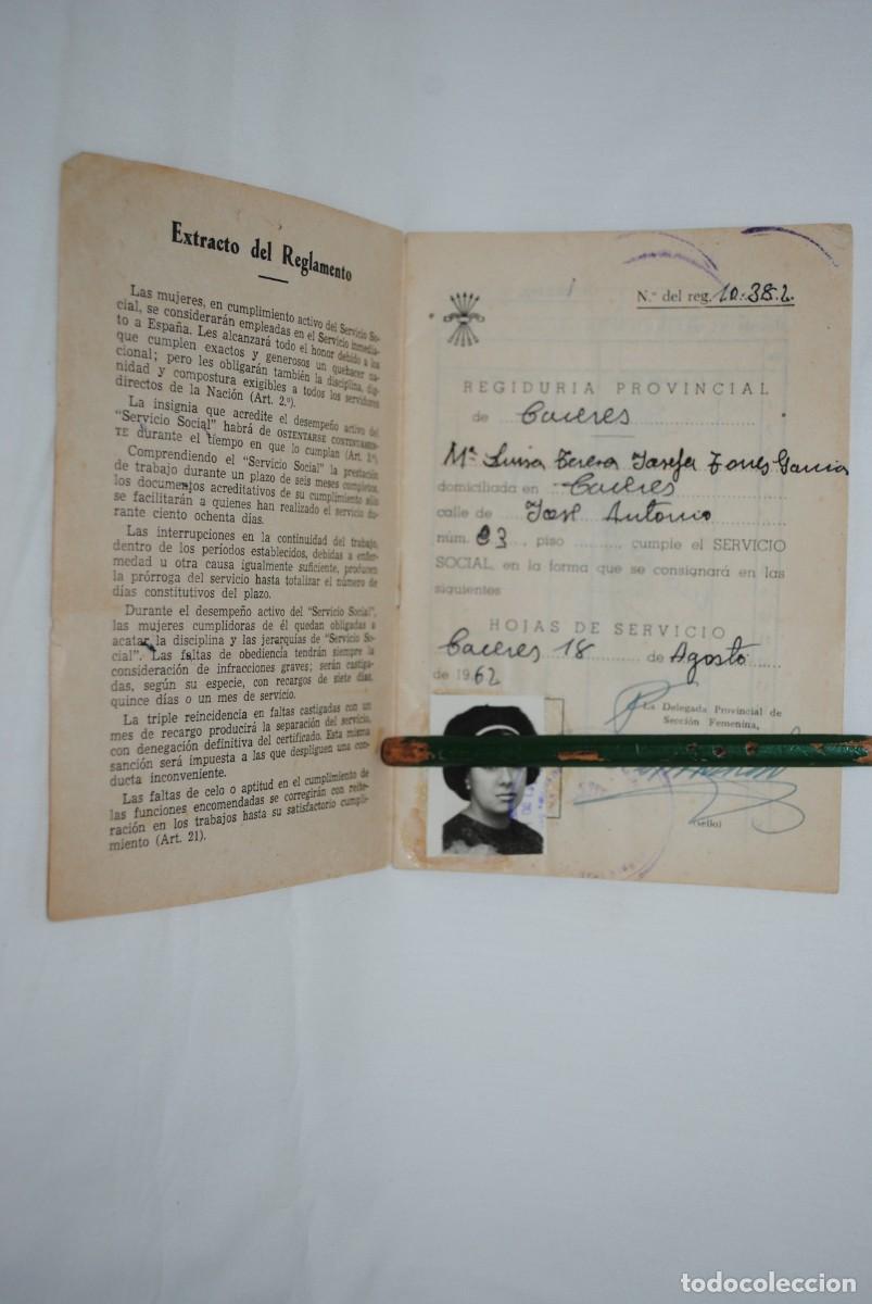 Militaria: CARNET DEL SERVICIO SOCIAL DE LAS TRABAJADORAS .