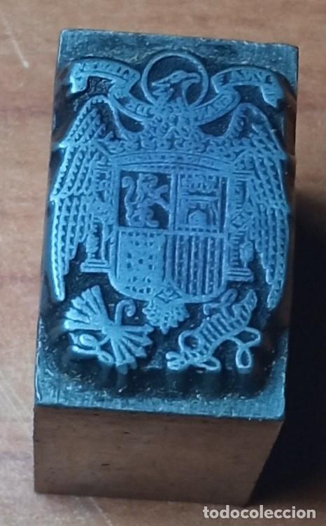 Military Antiques: Una grande y libre tamp&oacute;n met&aacute;lico de impresion,&eacute;poca franquista