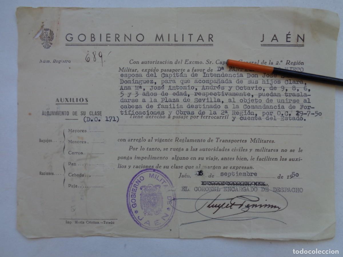 Militaria: GOBIERNO MILITAR DE JAEN : PASAPORTE DE ESPOSA DE CAPITAN DE INTENDENCIA. JAEN, 1950