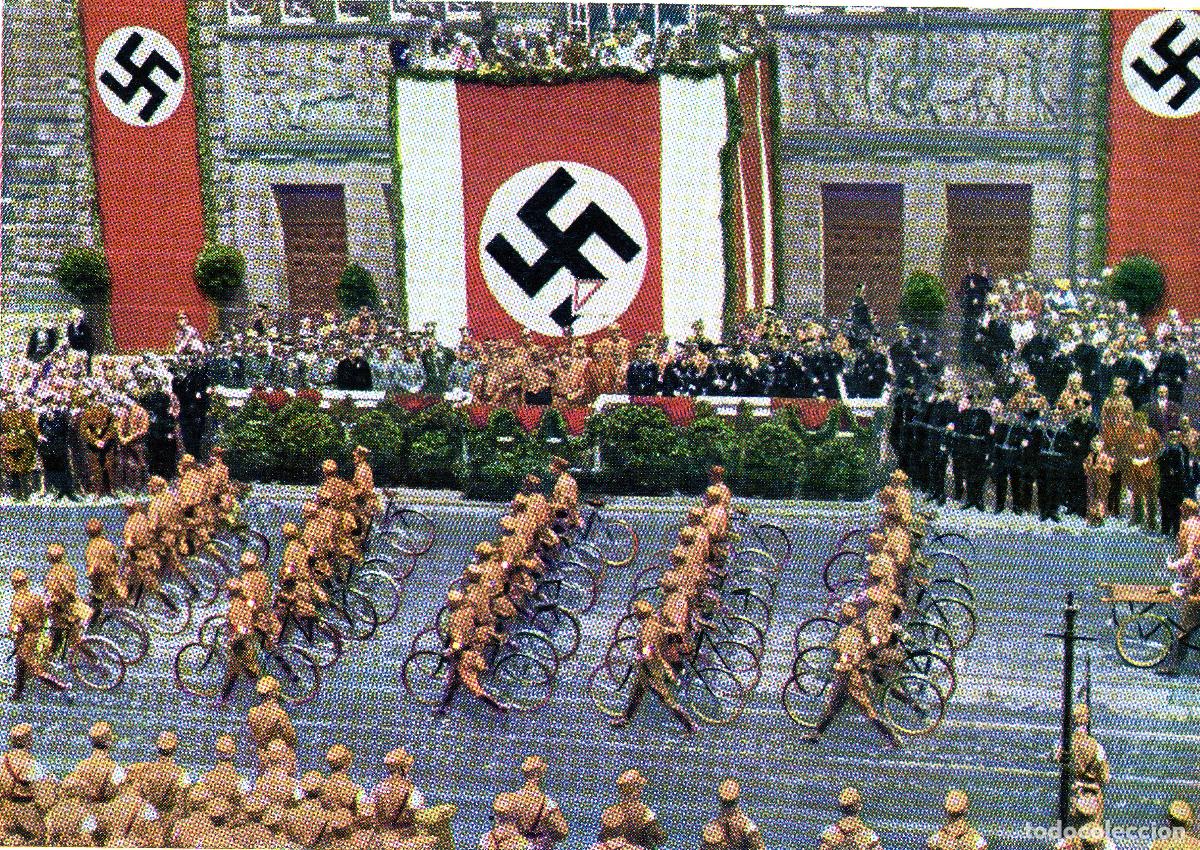 Militaria: NAZISMO. ALEMANIA. DESFILE MILITAR. CROMO DEL ALBUM DEUTSCHLAND ERTVACHT. A&Ntilde;OS 30.