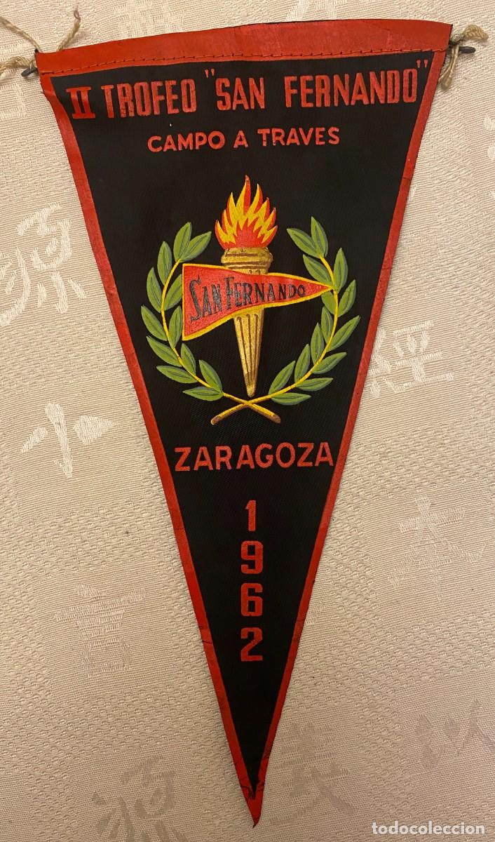 Militaria: BANDERIN DE EL II TROFEO SAN FERNANDO, CAMPO A TRAVES, ZARAGOZA 1962, MIDE 28 CMS. DE LONGITUD.