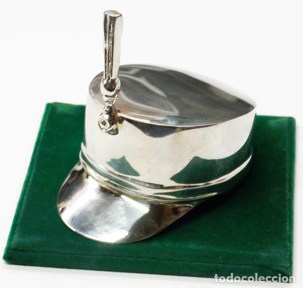 Militaria: ABRIDOR DE BOTELLA CON FORMA DE ROS - Foto 1