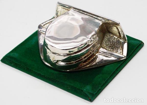 Militaria: ABRIDOR DE BOTELLA CON FORMA DE TRICORNIO - Foto 1