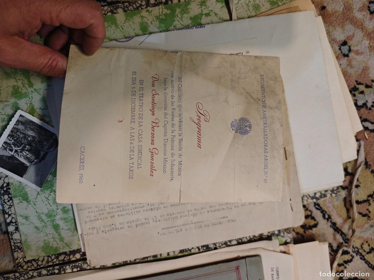 Militaria: Lote C&aacute;ceres documentos y programas Falange - Foto 20