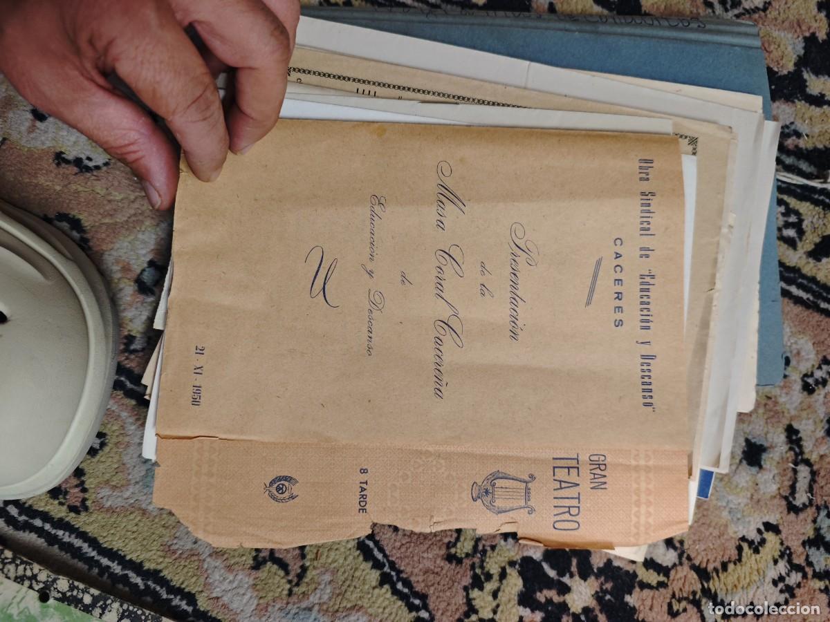 Militaria: Lote C&aacute;ceres documentos y programas Falange - Foto 21