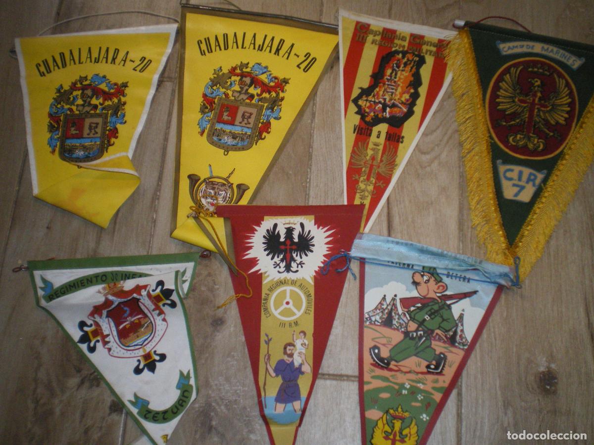 Militaria: LOTE BANDERINES VARIOS
