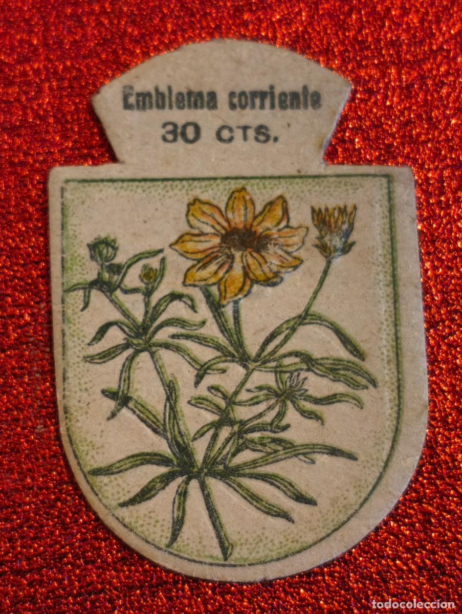 Militaria: Auxilio Social. Emblema Corriente. Coreopsis. 30 Cts. Serie L. N&ordm; 7.