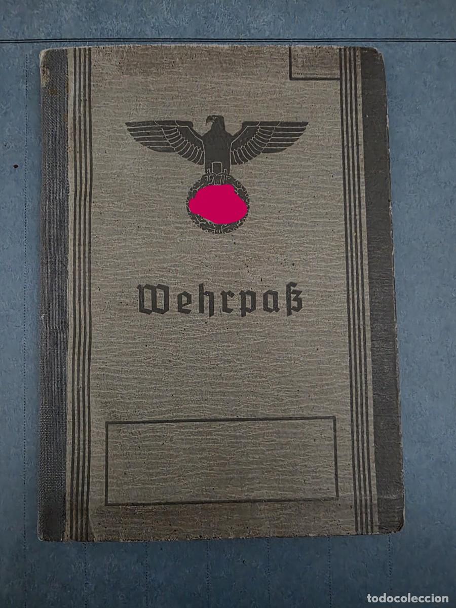 Militaria: Wehrpass original Alemania Nazi / Tercer Reich IIWW &ndash; Heer, Heinrich Brockm&ouml;ller y notas militares