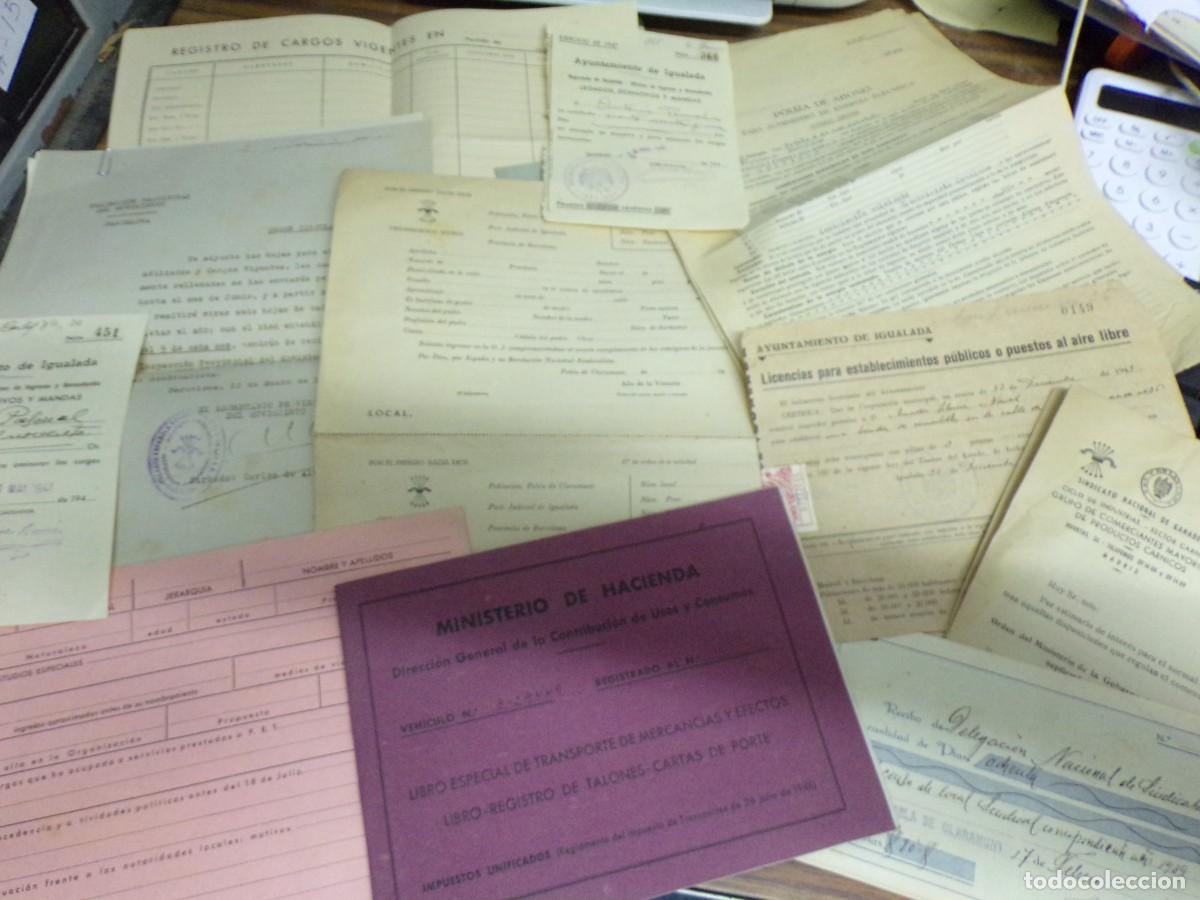 Militaria: LIQUIDANDO. documentos militar, falange espa&ntilde;ola, fet, jons. hacienda, recibos.. 1940 1943..