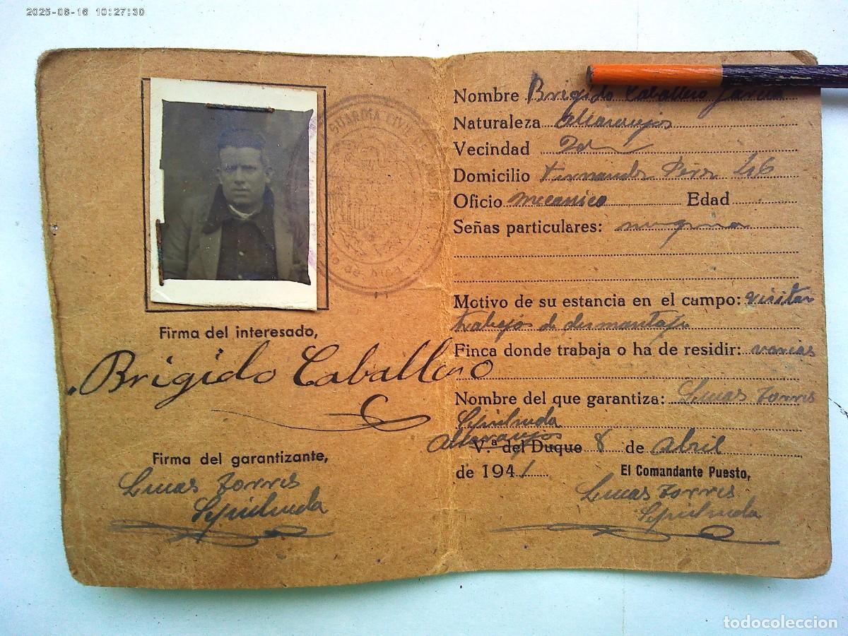 Militaria: CARNET PARA CIRCULAR POR EL CAMPO DE LA GUARDIA CIVIL . ALCARACEJOS ( CORDOBA ), 1941
