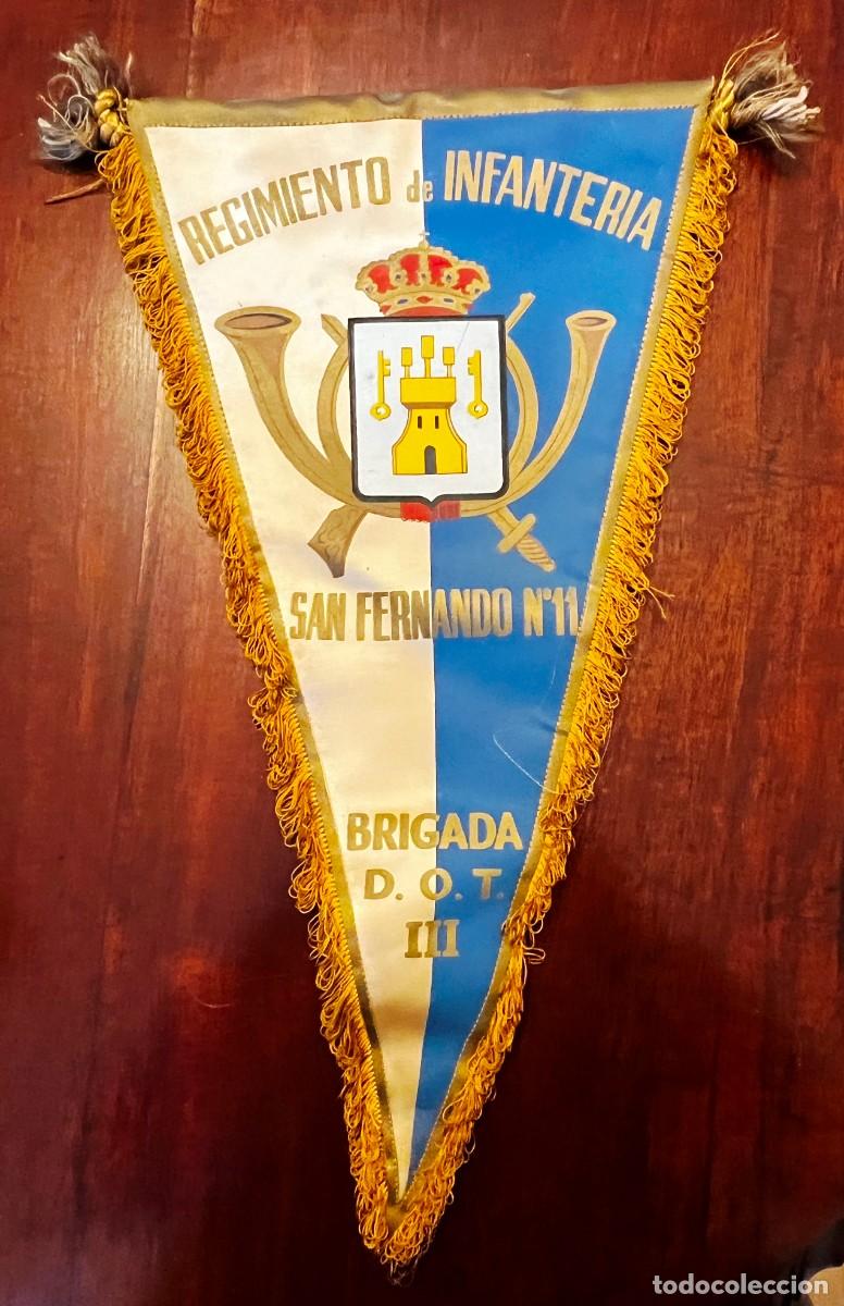 Militaria: ANTIGUO BANDERIN DEL REGIMIENTO DE INFANTERIA, SAN FERNANDO 11, NRIGADA D. O. T. III, MIDE 48 CMS AP