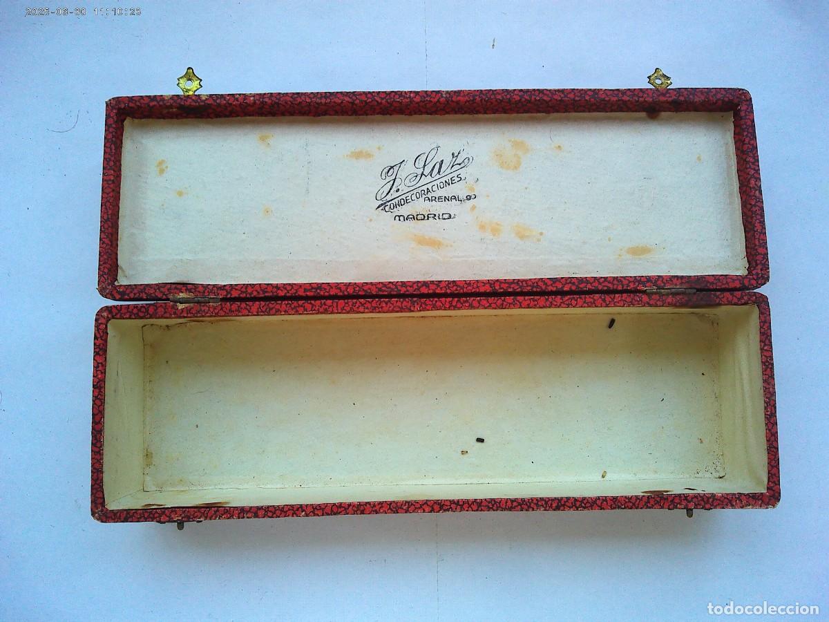 Militaria: ANTIGUA CAJA PARA CORDON , BANDA O FAJIN , DE J. SAZ , CONDECORACIONES ( MADRID )