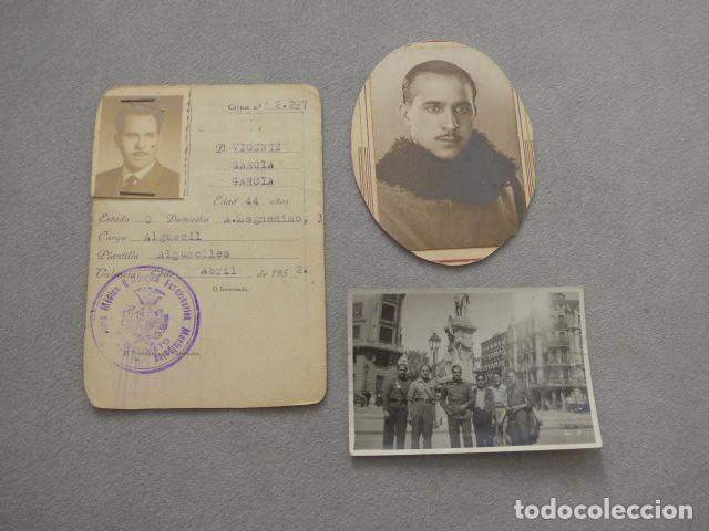 Militaria: Lote de un carlista de guerra civil y posguerra. Fotos y carnet de alguacil Ayuntamiento de Valencia