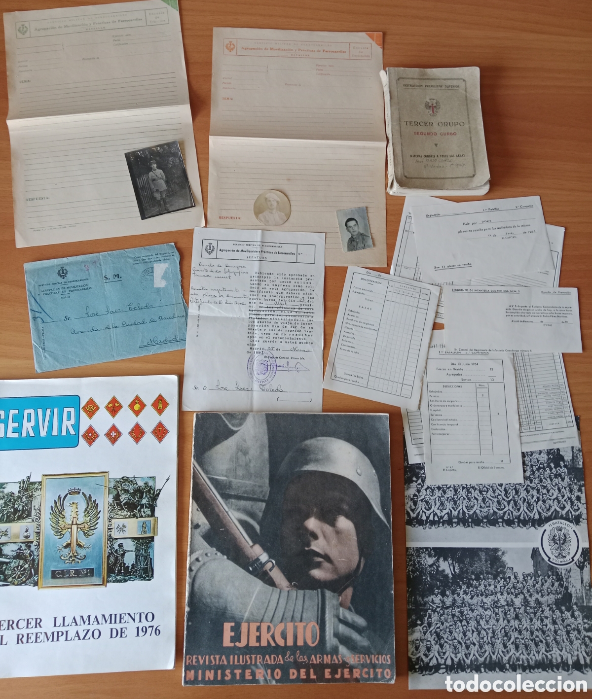 Militaria: LOTE MILITAR. DOCUMENTOS. REVISTAS , FOTOS