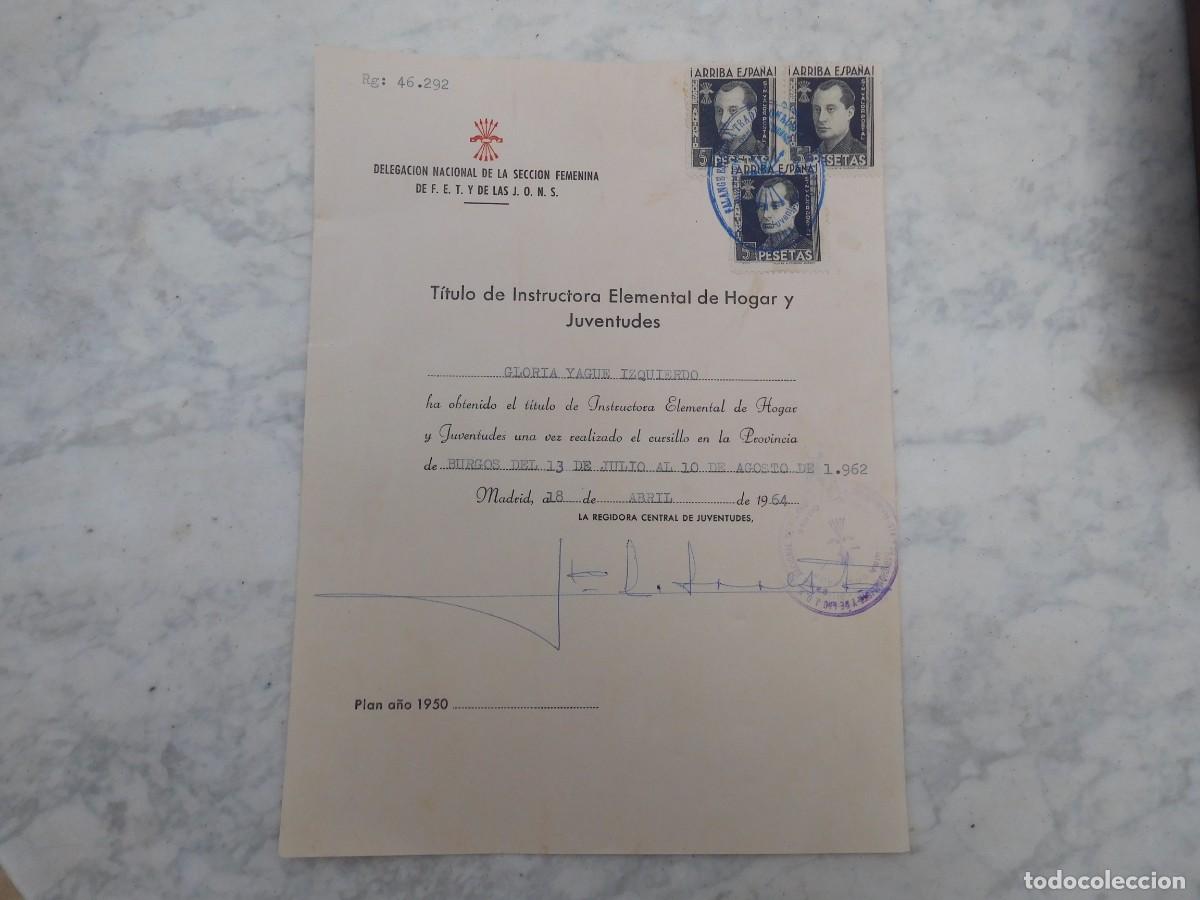 Militaria: T&iacute;tulo de instructora elemental de hogar y juventudes a&ntilde;o 1964 - Foto 2