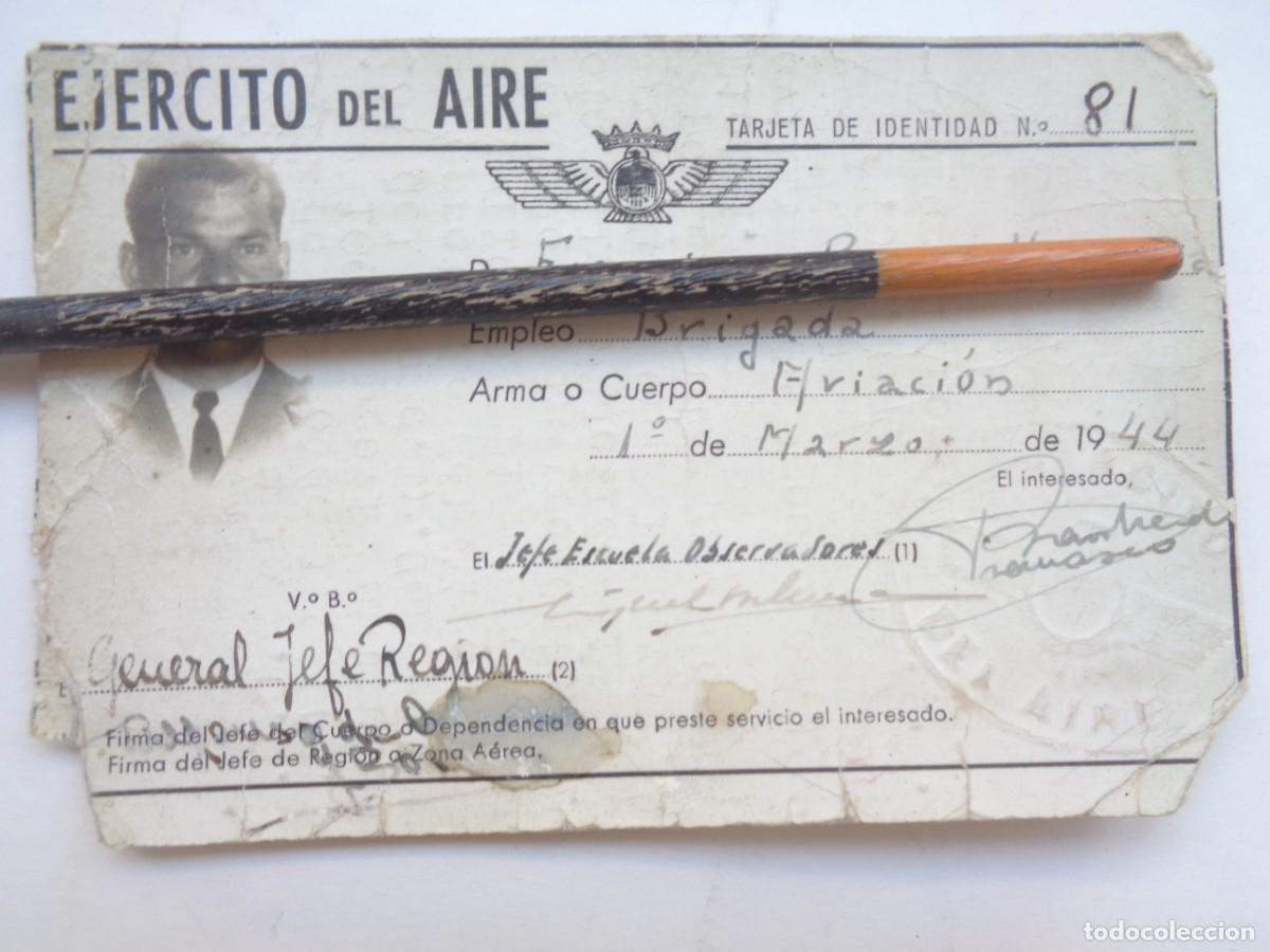 Militaria: AVIACION : TARJETA DE IDENTIDAD DE UN BRIGADA DEL EJERCITO DEL AIRE . 1944