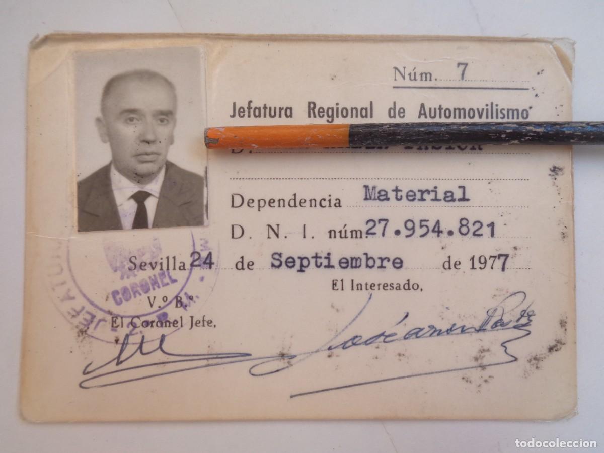Militaria: JEFATURA REGIONAL DE AUTOMOVILISMO ( DLE EJERCITO ): CARNET DE TRABAJADOR . SEVILLA 1977