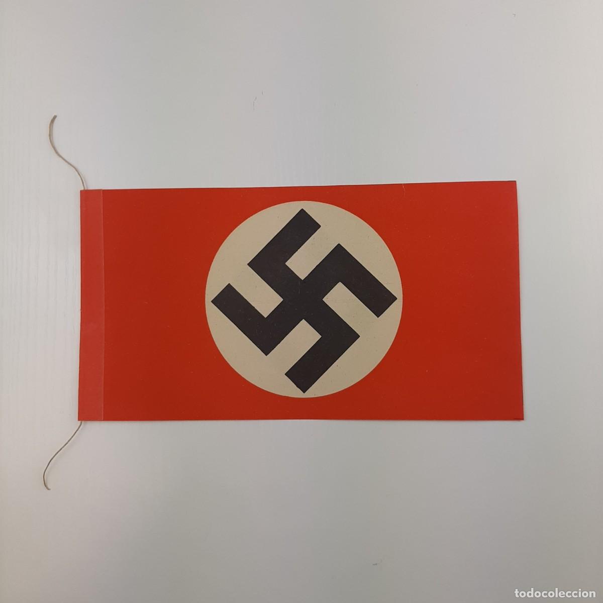Militaria: Bandierina nazista con svastica III Reich in carta - originale Germania - da collezione