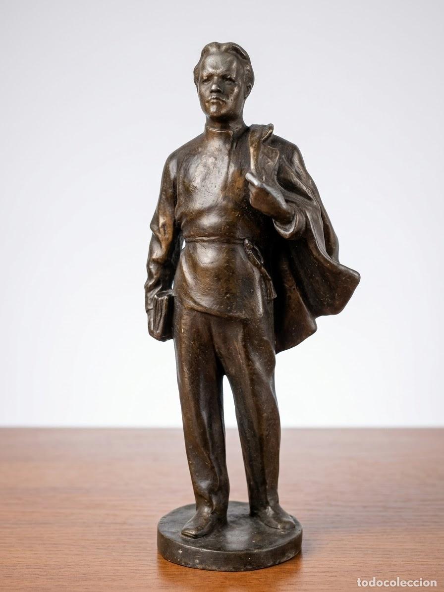 Militaria: Figura monumental Lenin gimnazista.Silumina