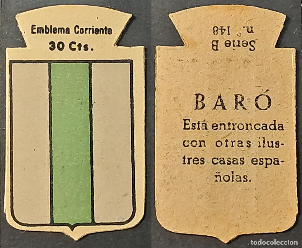 Militaria: Auxilio Social. Emblema corriente 30 cts. Bar&oacute;. Serie B n&uacute;mero 148