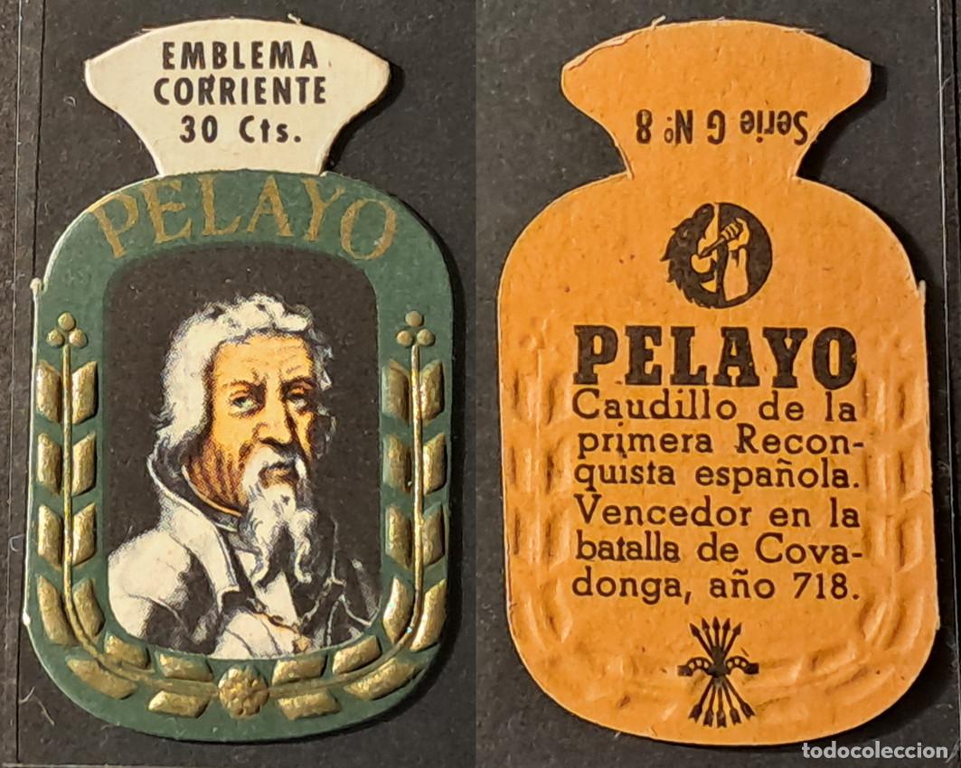 Militaria: Auxilio Social. Emblema corriente 30 cts. Pelayo. Serie G n&uacute;mero 8