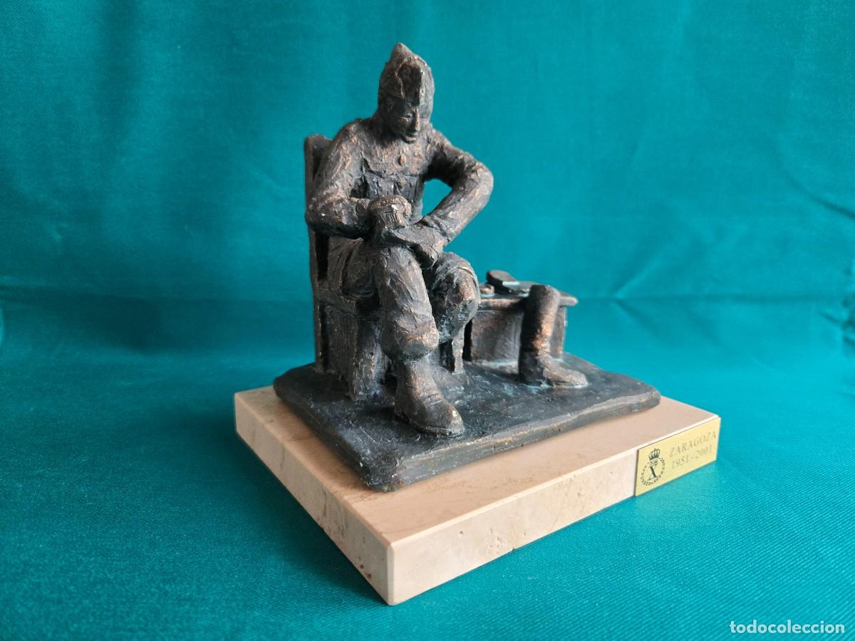 Militaria: ESCULTURA ZAPATERO LIMPIABOTAS MILITAR , ZARAGOZA 1951-2001, FIRMADA
