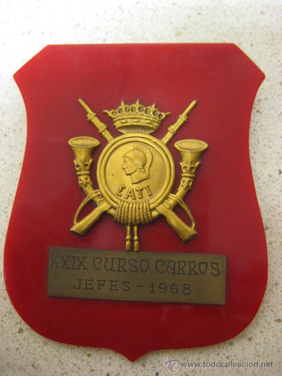 Militaria: metopa escuela de aplicaci&oacute;n y tiro de infanter&iacute;a