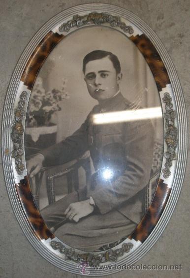 Militaria: Cuadro de un soldado de Infanter&iacute;a, mide 55 x37 cms