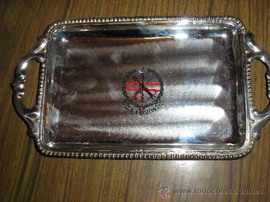 Militaria: Legion Bandeja plateada con escudo antiguo de la legion