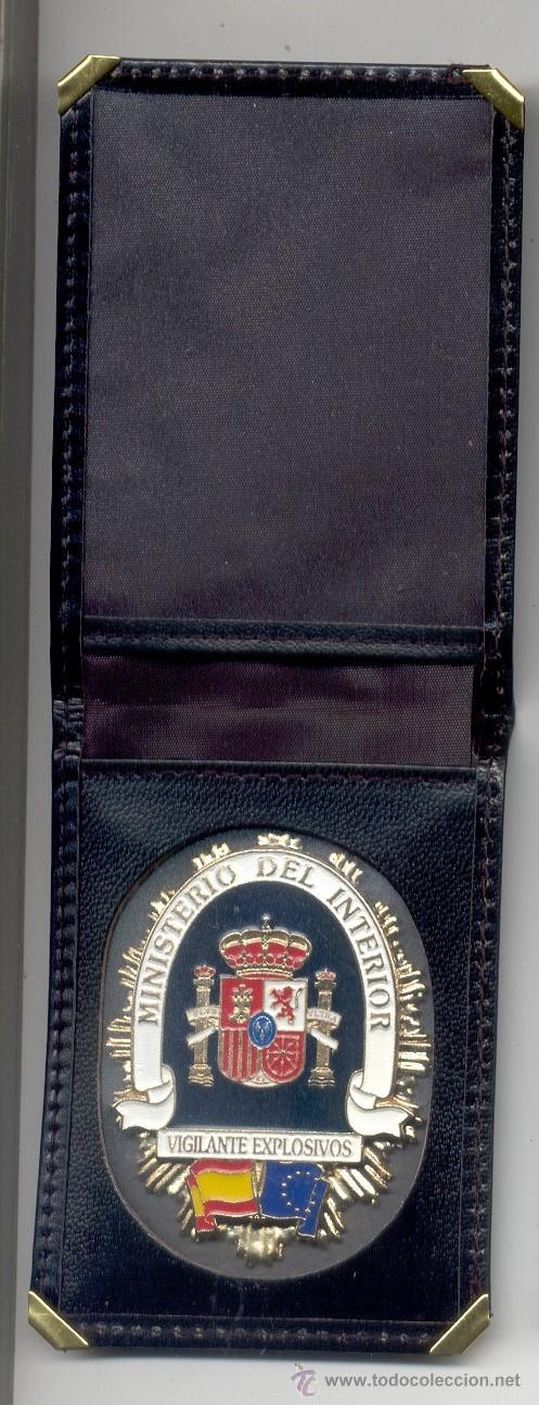 Military Antiques: CARTERA BILLETERA DE PIEL, CON PLACA DE VIGILANTE DE EXPLOSIVOS, medida cerrada 7x10 cnts