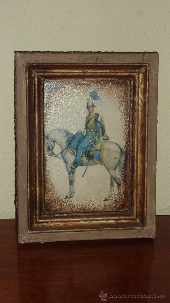 Military Antiques: Bonito cuadro marco de un militar antiguo.