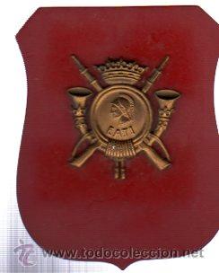 Military Antiques: METOPA CON S&Iacute;MBOLO A IDENTIFICAR, 9 POR 10CM