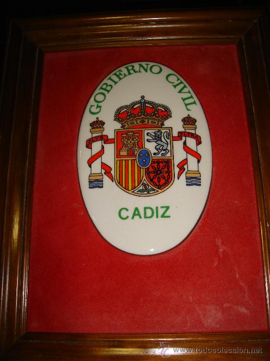 Military Antiques: METOPA DE CER&Aacute;MICA DEL GOBIERNO CIVIL DE C&Aacute;DIZ, 24 POR 30CM
