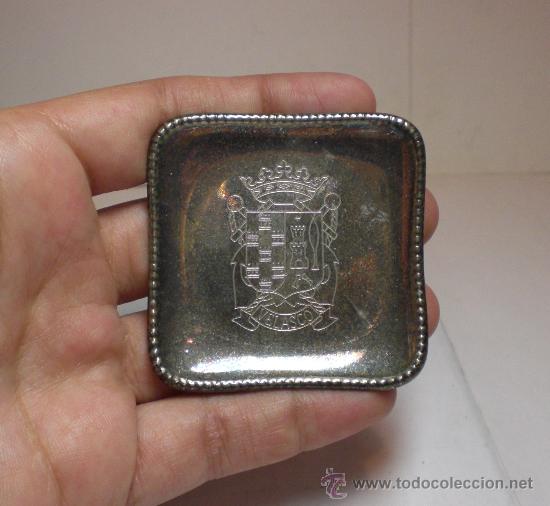 Military Antiques: Bandejita de metal plateado. PLACA CONMEMORATIVA - EL VELASCO