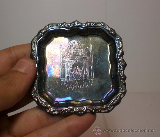 Military Antiques: Bandejita de metal plateado. PLACA CONMEMORATIVA - ARSENAL DE LA CARRACA - SAN FERNANDO - CADIZ
