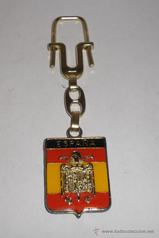 Militaria: Llavero militar con Escudo de Espa&ntilde;a franquista &middot; Esmaltado &middot; ca. 1960&ndash;1975