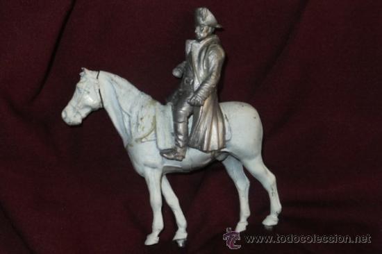 Militaria: Figura de Napole&oacute;n a caballo en esta&ntilde;o