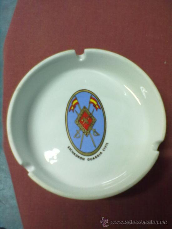 Military Antiques: GUARDIA CIVIL CENICERO PORCELANA DECORADO