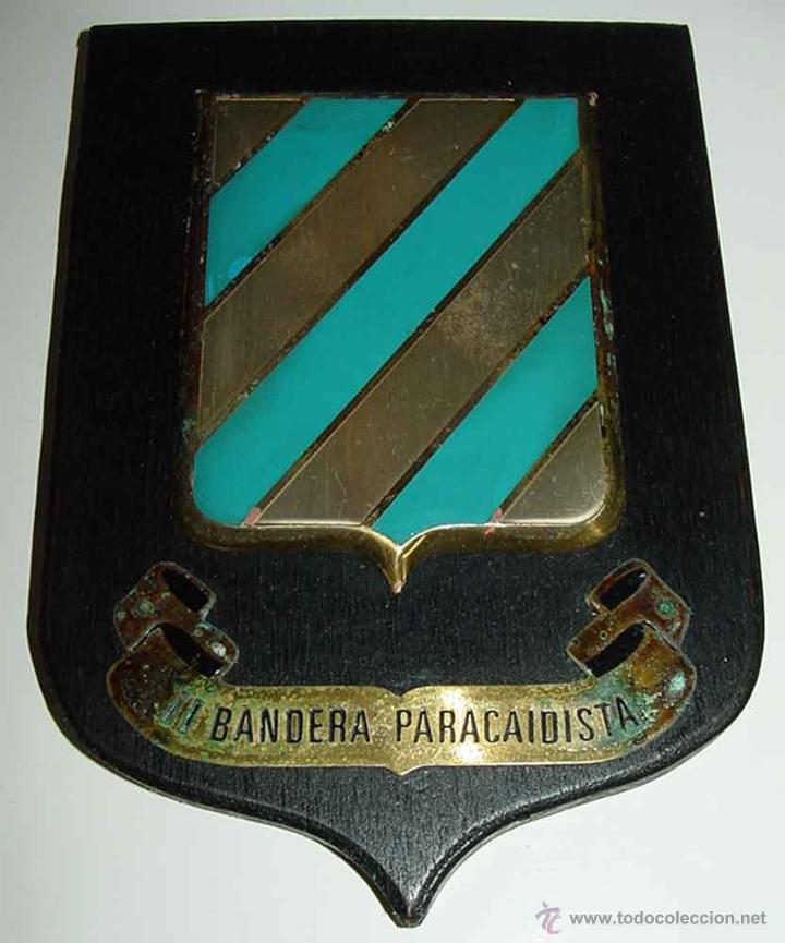 Military Antiques: ANTIGUA METOPA DE LA II BANDERA PARACAIDISTA ROGER DE LAURIA - MIDE 23 X 17 CMS.