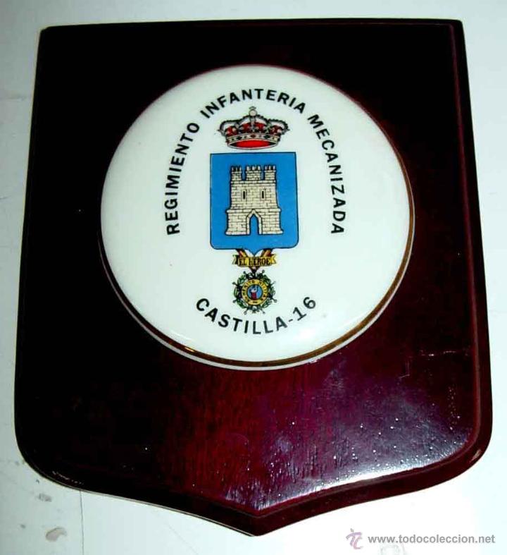 Military Antiques: ANTIGUA METOPA DE EL REGIMIENTO DE INFANTERIA MECANIZADA CASTILLA - 16 - TAL COMO SE PUEDE VER EN LA