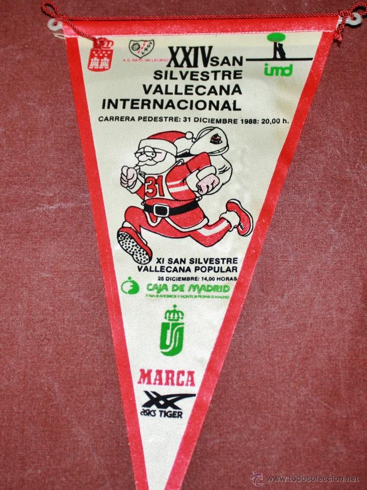 Military Antiques: BANDERIN DE LA XXIV CARRERA SAN SILVESTRE VALLECAS