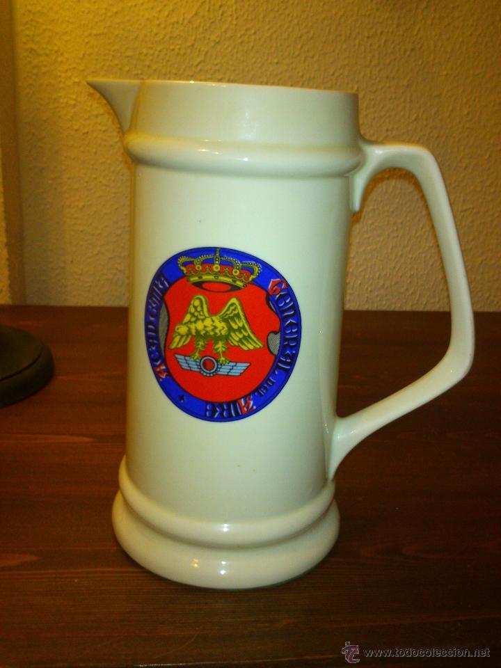 Military Antiques: Jarra en porcelana 1 litro. emblema de la Academia general del Aire