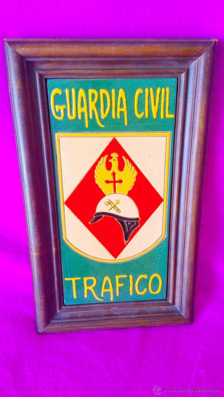 Militaria: AZULEJO, CERAMICA ENMARCADA DE LA GUARDIA CIVIL DE TRAFICO 28X14
