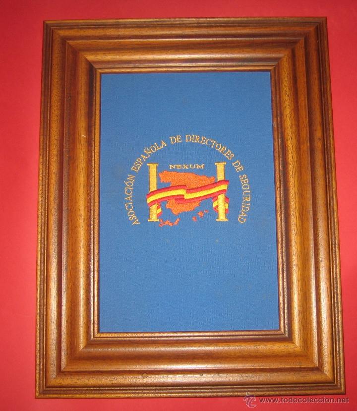 Military Antiques: Policia. Cuadro de la Asociaci&oacute;n Espa&ntilde;ola de Directores de Seguridad